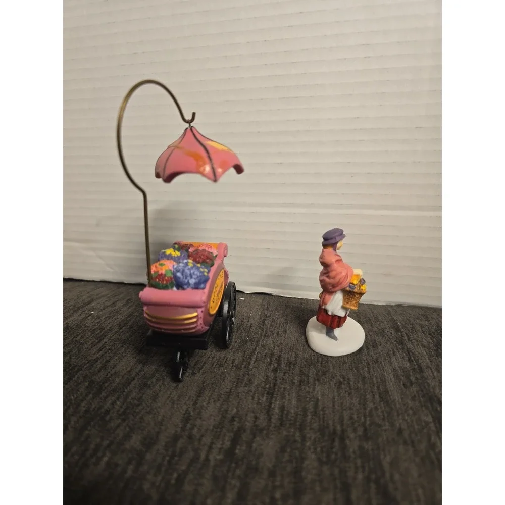 DEPT 56 Heritage Village Chelsea Market Flower Monger and Cart # 5815-7